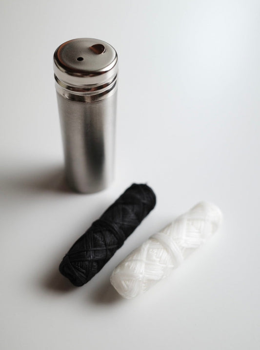 環境に優しい歯磨きフロス（ステンレス容器付き）